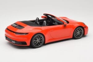 Porsche 911 992 Carrera 4S Kabrió Narancssárga Minichamps 1:18 155067334 Fém – 2. kép a 6-ből