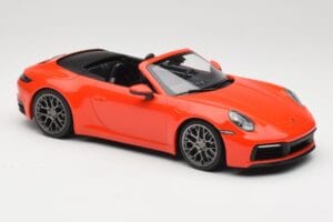 Porsche 911 992 Carrera 4S Kabrió Narancssárga Minichamps 1:18 155067334 Fém – 4. kép a 6-ből