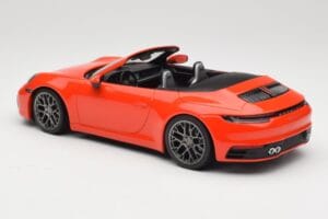 Porsche 911 992 Carrera 4S Kabrió Narancssárga Minichamps 1:18 155067334 Fém – 5. kép a 6-ből