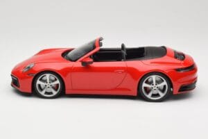 Porsche 911 992 Carrera 4S Kabrió Piros Minichamps 1:18 155067331 Fém – 3. kép a 6-ből