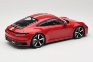 Porsche 911 992 Carrera 4S Carmine Red Minichamps 1:18 155067326 Fém – 2. kép a 6-ből