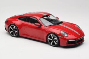 Porsche 911 992 Carrera 4S Carmine Red Minichamps 1:18 155067326 Fém – 4. kép a 6-ből