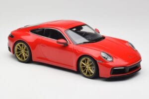 Porsche 911 992 Carrera 4S Guards Piros & Arany Felnik Minichamps 1:18 153067328 Fém – 4. kép a 6-ből