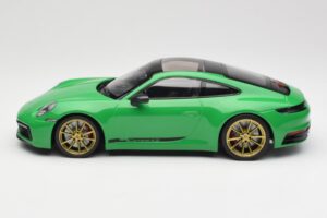 Porsche 911 992 Carrera 4S Python Green Minichamps 1:18 155067325 Fém – 3. kép a 6-ből