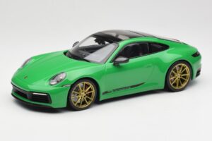 Porsche 911 992 Carrera 4S Python Green Minichamps 1:18 155067325 Fém