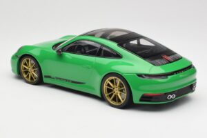Porsche 911 992 Carrera 4S Python Green Minichamps 1:18 155067325 Fém – 5. kép a 6-ből