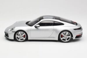 Porsche 911 992 Carrera 4S Ezüst Minichamps 1:18 155067322 Fém – 3. kép a 6-ből