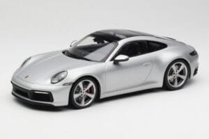 Porsche 911 992 Carrera 4S Ezüst Minichamps 1:18 155067322 Fém