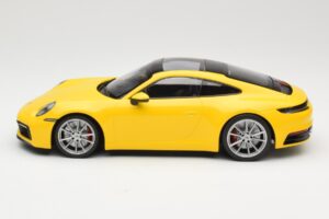 Porsche 911 992 Carrera 4S Sárga Minichamps 1:18 155067320 Fém – 3. kép a 6-ből