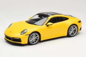 Porsche 911 992 Carrera 4S Sárga Minichamps 1:18 155067320 Fém