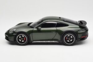 Porsche 911 992 Dakar Oak Zöld Metál Norev 1:18 187241 Fém – 4. kép a 9-ből