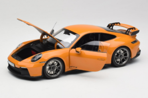 Porsche 911 992 GT3 Bahama Yellow Norev 1:18 187387 Fém – 2. kép a 8-ből