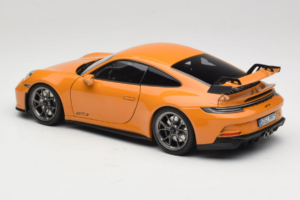 Porsche 911 992 GT3 Bahama Yellow Norev 1:18 187387 Fém – 7. kép a 8-ből