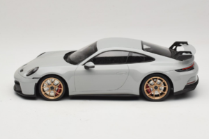 Porsche 911 992 GT3 Chalk Arany Felnik Minichamps 1:18 117069001 Fém – 3. kép a 6-ből