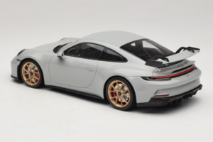 Porsche 911 992 GT3 Chalk Arany Felnik Minichamps 1:18 117069001 Fém – 5. kép a 6-ből