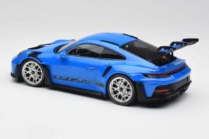 Porsche 911 992 GT3 RS Kék & Ezüst Felnik & Fekete Dekor Minichamps 1:18 153062234 Fém – 5. kép a 6-ből