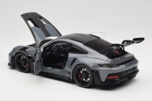 Porsche 911 992 GT3 RS Crayon Weissach Package & Black Wheels Minichamps 1:18 110062024 Fém – 5. kép a 8-ből