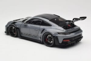 Porsche 911 992 GT3 RS Crayon Weissach Package & Black Wheels Minichamps 1:18 110062024 Fém – 7. kép a 8-ből