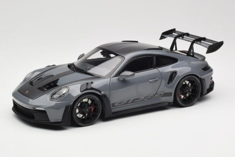 Porsche 911 992 GT3 RS Crayon Weissach Package & Black Wheels Minichamps 1:18 110062024 Fém