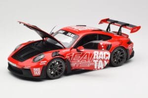 Porsche 911 992 GT3 RS Getspeed Race Taxi Guards Red Minichamps 1:18 110062040 Fém – 2. kép a 8-ből