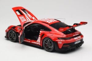 Porsche 911 992 GT3 RS Getspeed Race Taxi Guards Red Minichamps 1:18 110062040 Fém – 5. kép a 8-ből