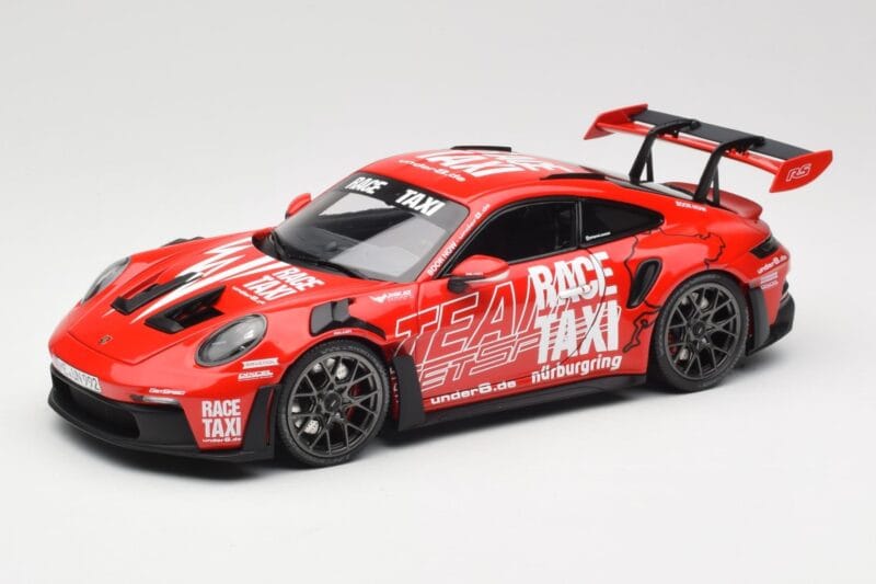 Porsche 911 992 GT3 RS Getspeed Race Taxi Guards Red Minichamps 1:18 110062040 Fém