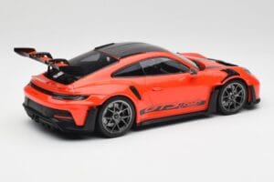 Porsche 911 992 GT3 RS Guards Narancssárga & Ezüst Felnik Minichamps 1:18 911992002 Fém – 2. kép a 6-ből