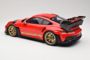 Porsche 911 992 GT3 RS Guards Red GT Spirit 1:12 GT939 Gyanta – 5. kép a 6-ből