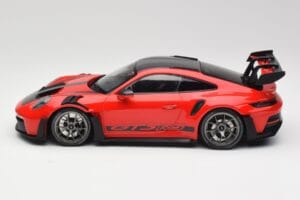Porsche 911 992 GT3 RS Guards Piros & Ezüst Felnik Weissach Package Minichamps 1:18 153062246 Fém – 3. kép a 6-ből