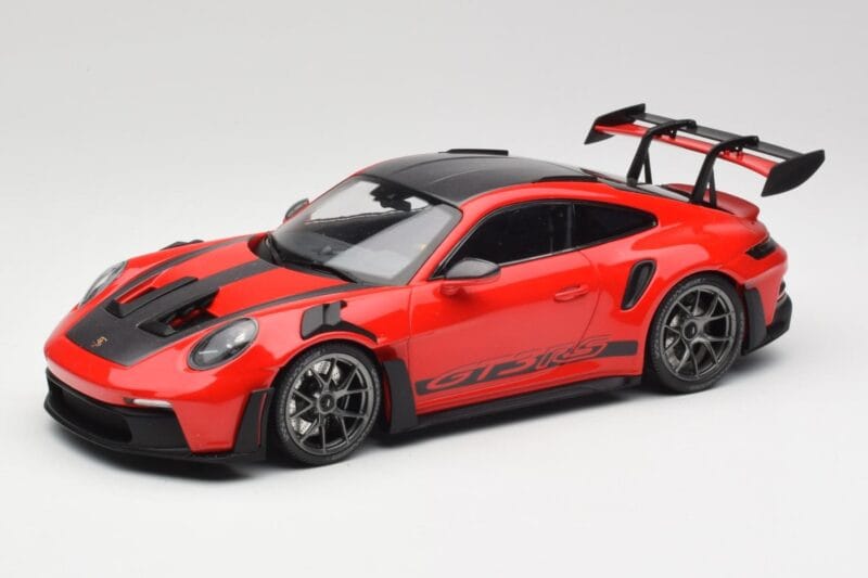Porsche 911 992 GT3 RS Guards Piros & Ezüst Felnik Weissach Package Minichamps 1:18 153062246 Fém