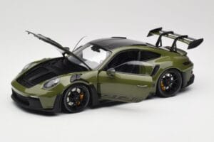 Porsche 911 992 GT3 RS Nato Olive & Black Wheels Minichamps 1:18 110062027 Fém – 2. kép a 8-ből