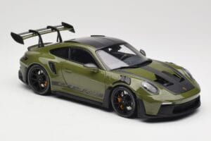 Porsche 911 992 GT3 RS Nato Olive & Black Wheels Minichamps 1:18 110062027 Fém – 6. kép a 8-ből