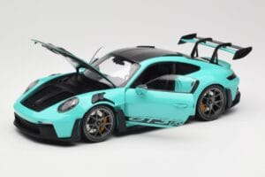Porsche 911 992 GT3 RS Python Green & Dark Silver Wheels Minichamps 1:18 110062026 Fém – 2. kép a 8-ből
