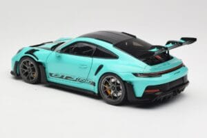 Porsche 911 992 GT3 RS Python Green & Dark Silver Wheels Minichamps 1:18 110062026 Fém – 7. kép a 8-ből