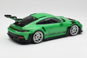 Porsche 911 992 GT3 RS Python Zöld & Ezüst Felnik & Fekete Dekor Minichamps 1:18 153062235 Fém – 2. kép a 6-ből