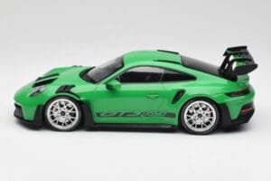 Porsche 911 992 GT3 RS Python Zöld & Ezüst Felnik & Fekete Dekor Minichamps 1:18 153062235 Fém – 3. kép a 6-ből