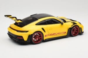 Porsche 911 992 GT3 RS Racing Yellow Weissach Package & Red Wheels Minichamps 1:18 110062025 Fém – 3. kép a 8-ből