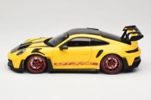Porsche 911 992 GT3 RS Racing Yellow Weissach Package & Red Wheels Minichamps 1:18 110062025 Fém – 4. kép a 8-ből