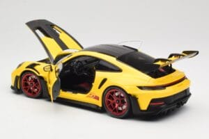 Porsche 911 992 GT3 RS Racing Yellow Weissach Package & Red Wheels Minichamps 1:18 110062025 Fém – 5. kép a 8-ből