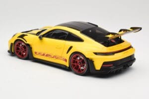 Porsche 911 992 GT3 RS Racing Yellow Weissach Package & Red Wheels Minichamps 1:18 110062025 Fém – 7. kép a 8-ből