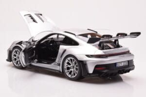 Porsche 911 992 GT3 RS Ezüst Metál Norev 1:18 187357 Fém – 5. kép a 8-ből