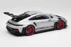 Porsche 911 992 GT3 RS Ezüst & Piros Felnik Minichamps 1:18 153062241 Fém – 2. kép a 6-ből