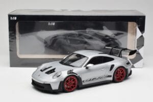 Porsche 911 992 GT3 RS Ezüst & Piros Felnik Minichamps 1:18 153062241 Fém – 6. kép a 6-ből