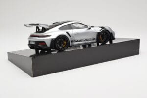 Porsche 911 992 GT3 RS Ezüst Weissach Package Minichamps 1:18 110062020 Fém – 4. kép a 8-ből