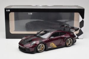 Porsche 911 992 GT3 RS Ultraviolet & Ezüst Kerekek Minichamps 1:18 110062029 Fém – 8. kép a 8-ből