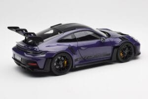 Porsche 911 992 GT3 RS Weissach Package Ultraviolet Norev 1:18 187368 Fém – 3. kép a 8-ből