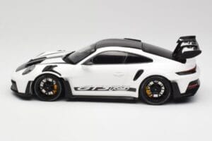 Porsche 911 992 GT3 RS Fehér & Fekete Felnik Minichamps 1:18 155062230 Fém – 3. kép a 6-ből