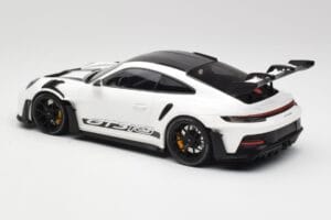 Porsche 911 992 GT3 RS Fehér & Fekete Felnik Minichamps 1:18 155062230 Fém – 5. kép a 6-ből