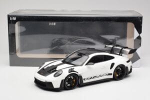 Porsche 911 992 GT3 RS Fehér & Fekete Felnik Minichamps 1:18 155062230 Fém – 6. kép a 6-ből