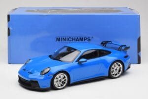 Porsche 911 992 GT3 Shark Kék & Ezüst Kerekek Minichamps 1:18 143069015 Gyanta – 6. kép a 6-ből